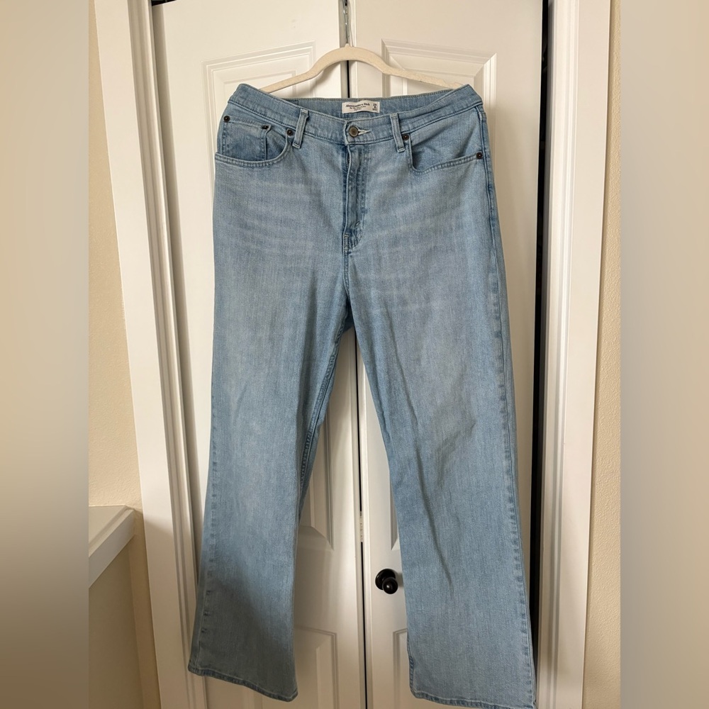 Abercrombie & Fitch Light Wash High Rise Jeans